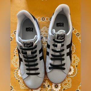 Onitsuka Tiger by ASICS DD trainer sneakers size 8 women/6 men